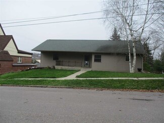 102 Park St, Rock Springs, WI 53961