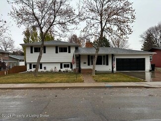 830 11th Ave W, Dickinson, ND 58601