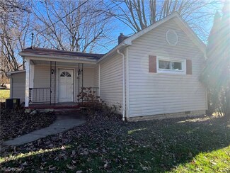 1416 Mitchell Ave, Zanesville, OH 43701