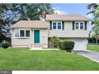 876 Woodlane Rd, Mount Holly, NJ 08060