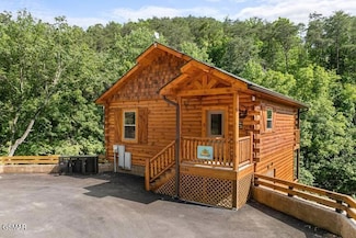 2182 Bear Haven Way, Sevierville, TN 37862