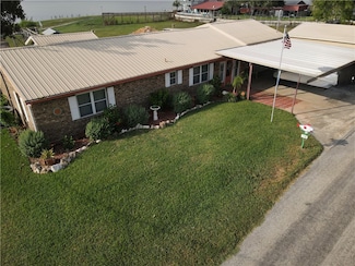 116 Sunset Dr, Mathis, TX 78368