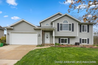 6639 Sawgrass Dr SE, Grand Rapids, MI 49508