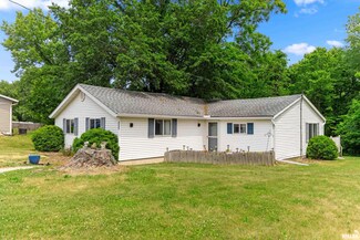4408 NW Scenic Dr, Peoria, IL 61615