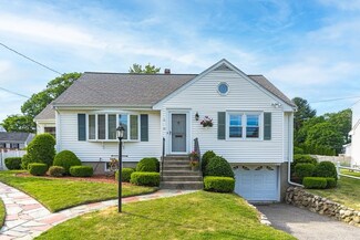 15 Country Club Rd, Stoneham, MA 02180