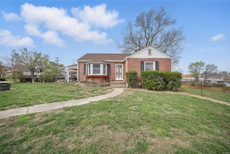 697 3rd St, Troy, MO 63379