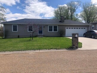 1808 Colby Ave, Marshall, MO 65340