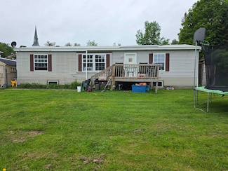 37 Beckett St, Williamstown, VT 05679