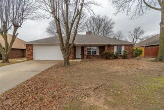 3505 W Hemlock St, Rogers, AR 72756