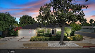 5834 Costello Ave, Van Nuys, CA 91401