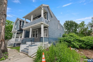 78 Willoughby St, Newark, NJ 07112