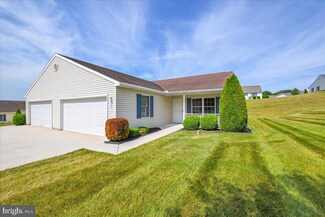 1326 Village Dr Unit 128, Spring Grove, PA 17362