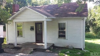 1613 7th Ave SW, Hickory, NC 28602