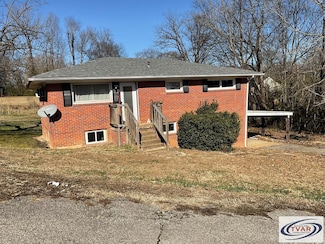 125 Washington Ave, Camden, TN 38320