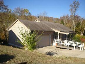 182 Hardwood Ridge Dr, Lawrenceburg, IN 47025