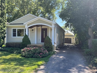 2167 Sunnycrest Dr, West Bloomfield, MI 48323