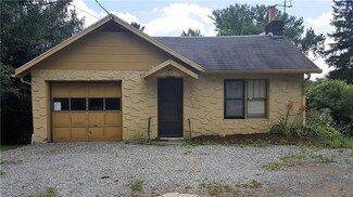 323 New Castle St, Slippery Rock, PA 16057