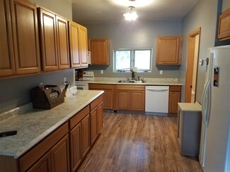 404 E Chestnut St, Pardeeville, WI 53954