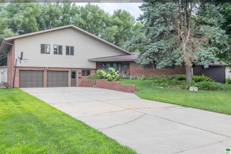 14 Elmwood Dr, Mapleton, IA 51034