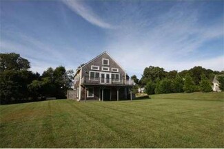 1 Pumpkin Ln, South Dartmouth, MA 02748
