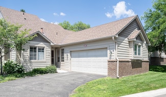 625 Sullivan Dr NE, Columbia Heights, MN 55421
