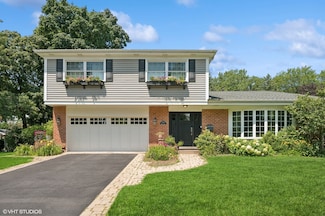 1500 Sequoia Trail, Glenview, IL 60025