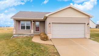 19 Barclay Ct, Bloomington, IL 61705