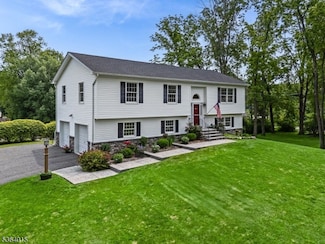 31 Arthur Ave, Newton, NJ 07860