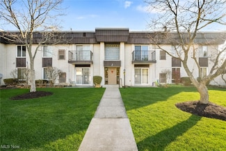 8381 N Akins Rd Unit H7, North Royalton, OH 44133