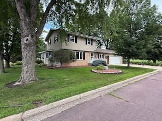 1134 10th St, Westbrook, MN 56183