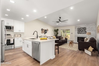 11808 S Half Moon Dr, Phoenix, AZ 85044