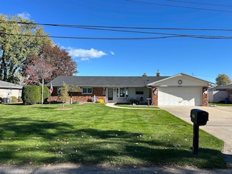 39520 Venetian Dr, Harrison Township, MI 48045