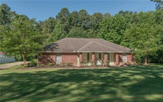105 Ridgecrest Dr, Pineville, LA 71360