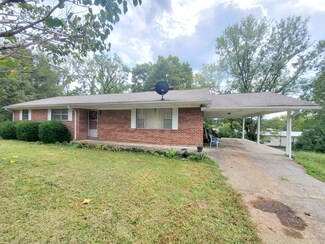 206 Lee Rd, Ewing, VA 24248