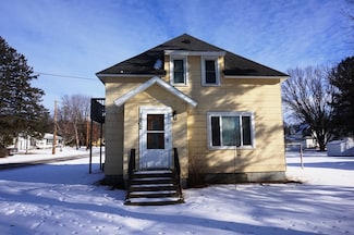 1802 10th St E, Menomonie, WI 54751