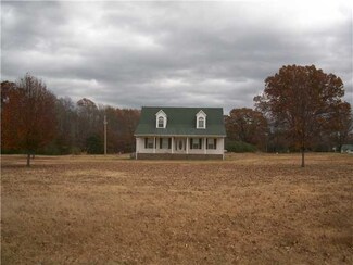 285 Lake Cemetery Ln, Hickory Valley, TN 38042