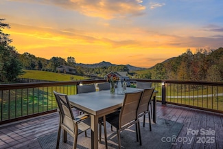 137 Oak Mountain Dr, Leicester, NC 28748