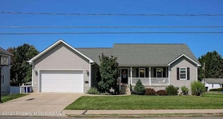 166 Center St, Dupont, PA 18641