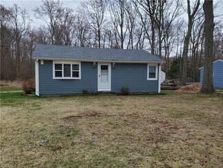 44 Restful Valley Rd, Tiverton, RI 02878