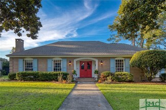 26 E 56th St, Savannah, GA 31405