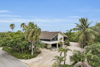 31 S Carysfort Cir, Key Largo, FL 33037