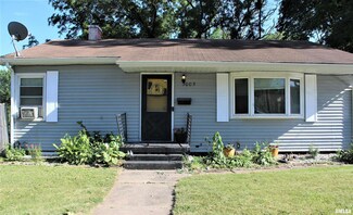 3003 Telegraph Rd, Davenport, IA 52804