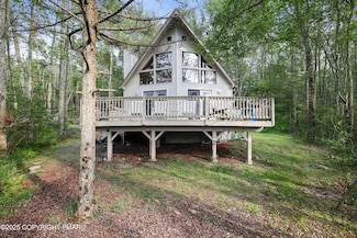 12 Oak Ct, Hamlin, PA 18427