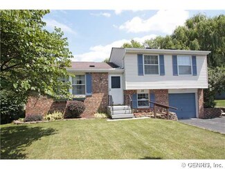 32 Downs Meadow Ct, Hamlin, NY 14464