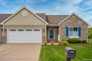 2870 Grand Marais Dr, Howell, MI 48843