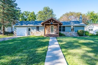 49 11th St, Woodbine, IA 51579