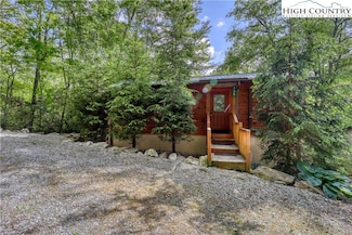 125 Hummingbird Ln, Newland, NC 28657