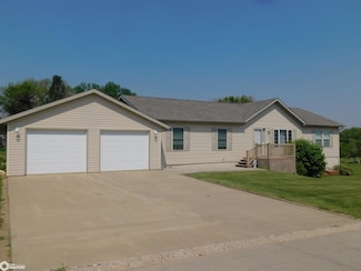 311 10th St, Manilla, IA 51454