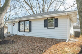 220 Market St, Carlisle, IA 50047