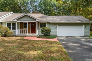 50 Pomeroy Meadow Rd Unit A, Southampton, MA 01073